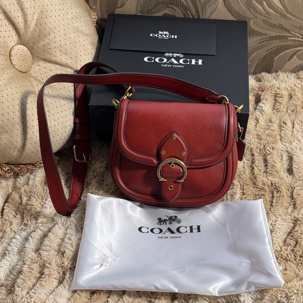 ‼️CHRISTMAS SALE‼️Coach 1941 Beat brick Red  Leather saddle Bag